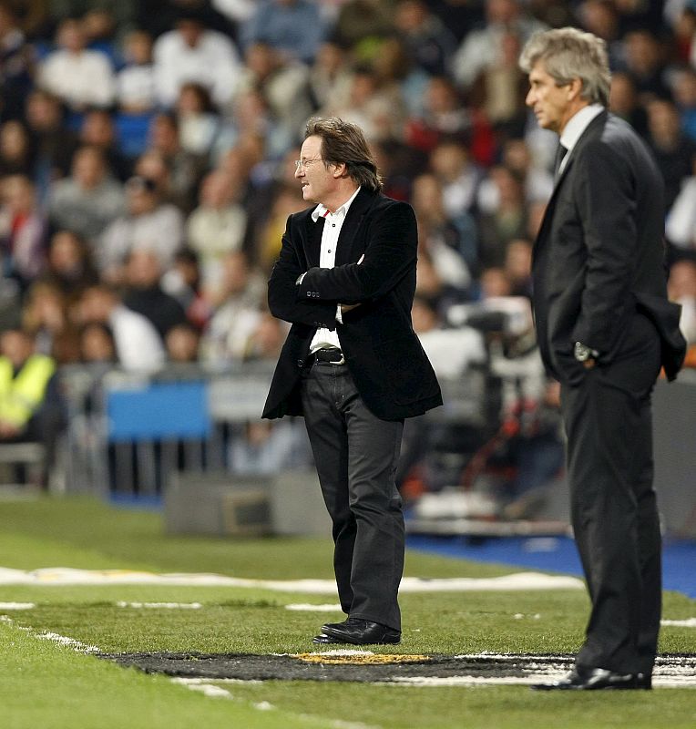 El entrenador de la AD Alcorcón, Juan Antonio Anquela, junto al entrenador del Real Madrid, el chileno Manuel Pellegrini.