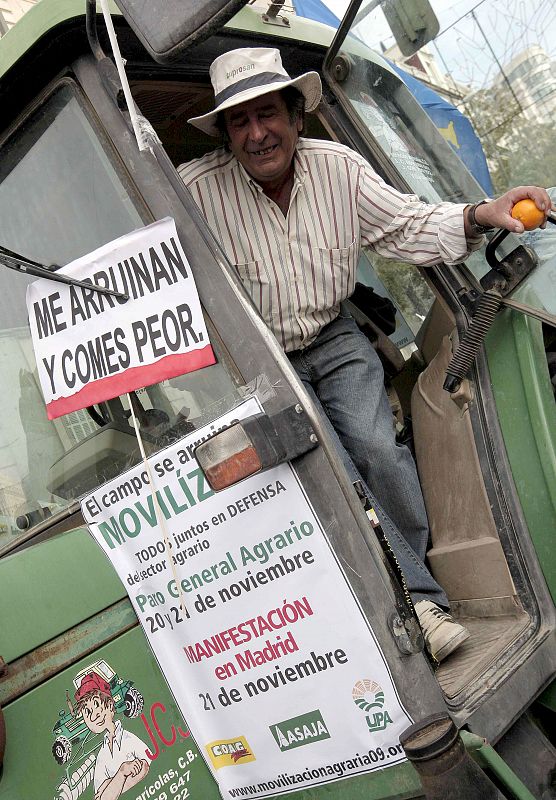 MILES DE AGRICULTORES SE MANIFIESTAN EN MADRID POR LA CRISIS DEL CAMPO