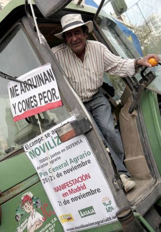 MILES DE AGRICULTORES SE MANIFIESTAN EN MADRID POR LA CRISIS DEL CAMPO 