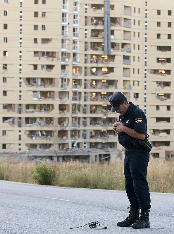 En este estado quedó la casa cuartel de Burgos tras el atentado de julio. El Ministerio del Interior decidió a finales de año reconstruirla, pese a que los agentes han amenazado con no volver por razones de seguridad. Quieren que les reubiquen en otr