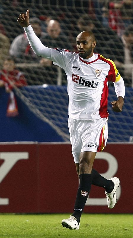 El marfileño Kanouté celebra el tanto marcado de penalty ante el Rangers.