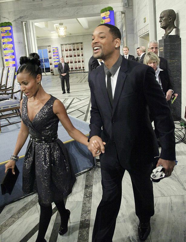 El actor estadounidense Will Smith ha asistido acompañado por su esposa, la también actriz Jada Pinkett, al discurso de Obama en el Oslo City Hall.