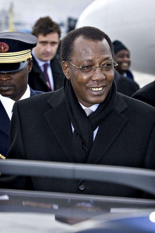 El presidente de Chad, Idriss Deby Itno, durante su llegada al aeropuerto de Copenhague para participar en la Cumbre de la ONU del Cambio Climático.