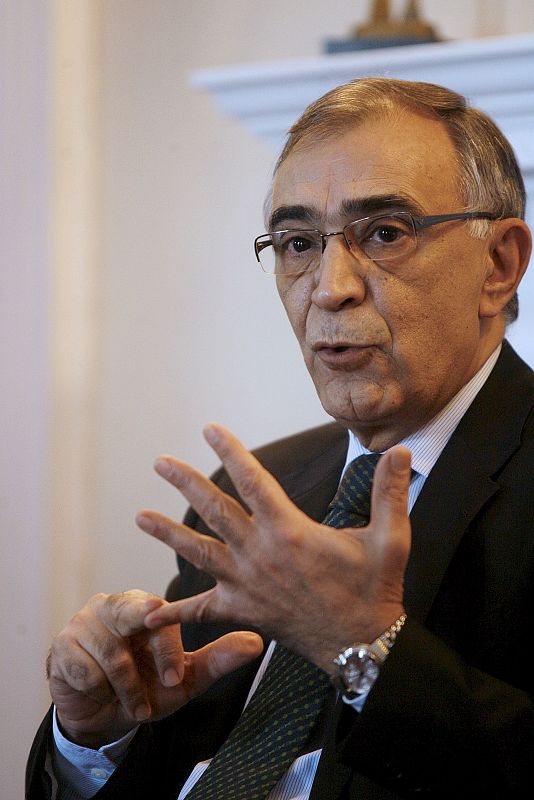 El embajador de Marruecos en España, Omar Azziman, ha tratado en rueda de prensa el caso de la activista saharaui Aminatu Haidar.