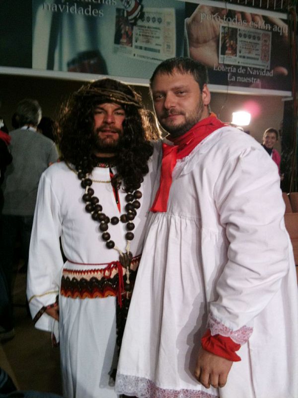 Iñaki ha llegado desde Burgos vestido de Jesucristo
