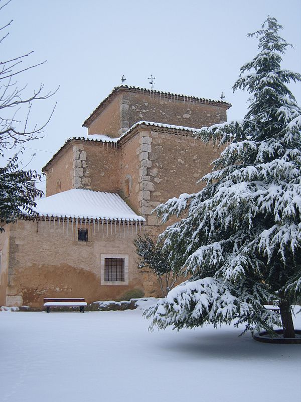 Plaza Mayor de Pozoamargo, provincial de Cuenca.