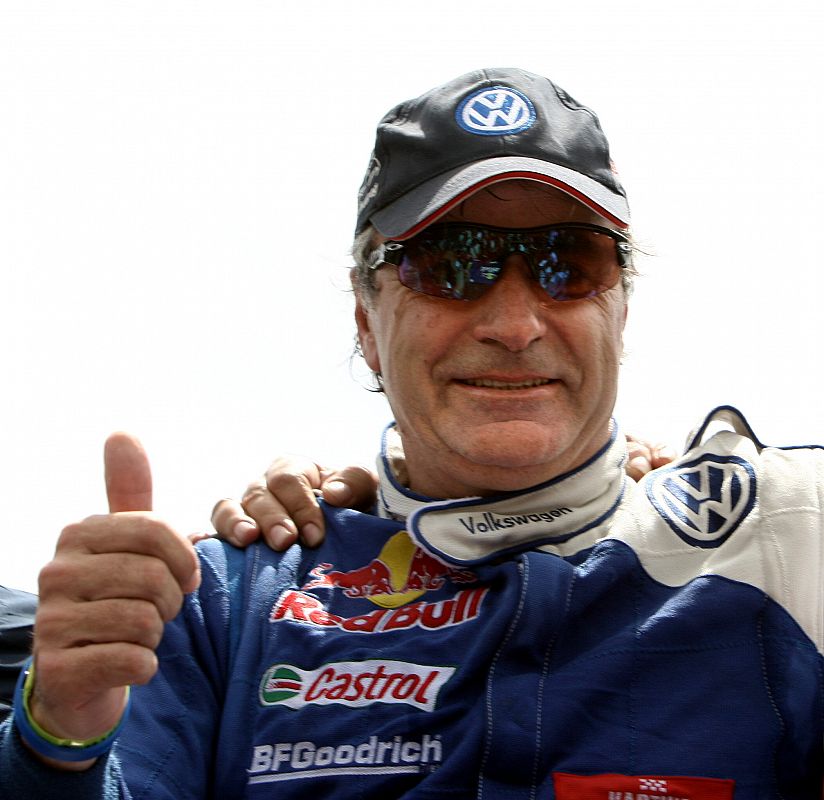 Carlos Sainz estaba exultante al pasar la meta de Buenos Aires. Por fin llegó la ansiada victoria.