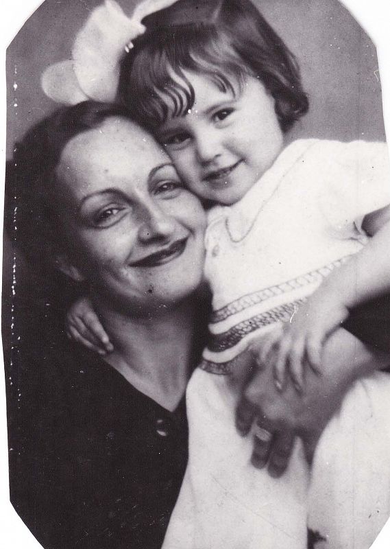 Lola Herrera junto a su madre.