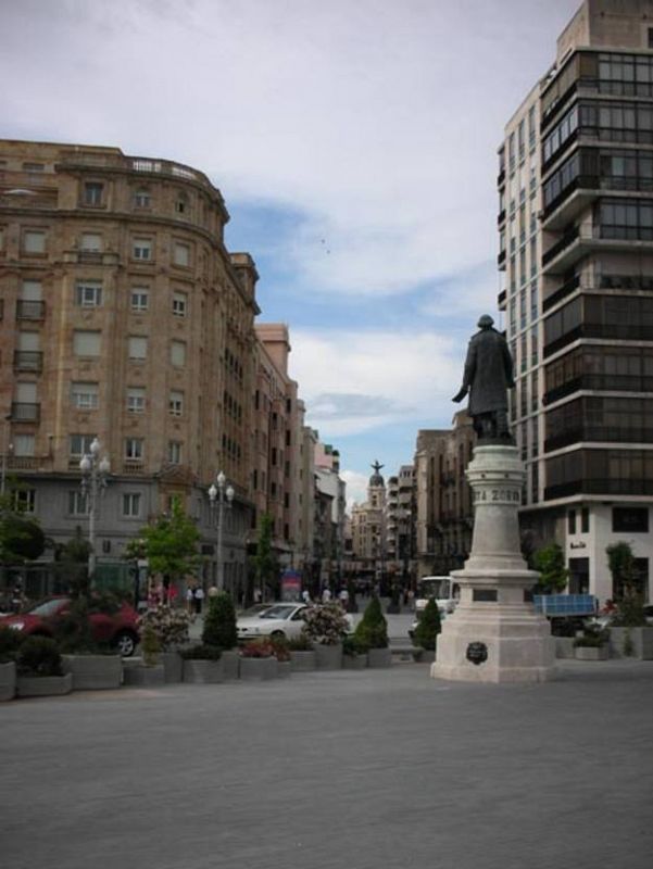 Plaza de Zorrilla y calle Santiago