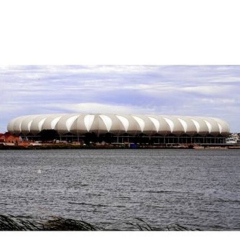 Construidos especialmente para el Mundial también es conocido como el estadio Nelson Mandela y está ubicado en las playas del lago North End.