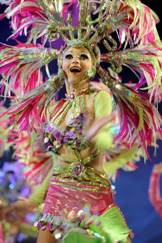 Una integrante de la comparsa Aragüimé, una de las más afamadas del carnaval de Las Palmas.