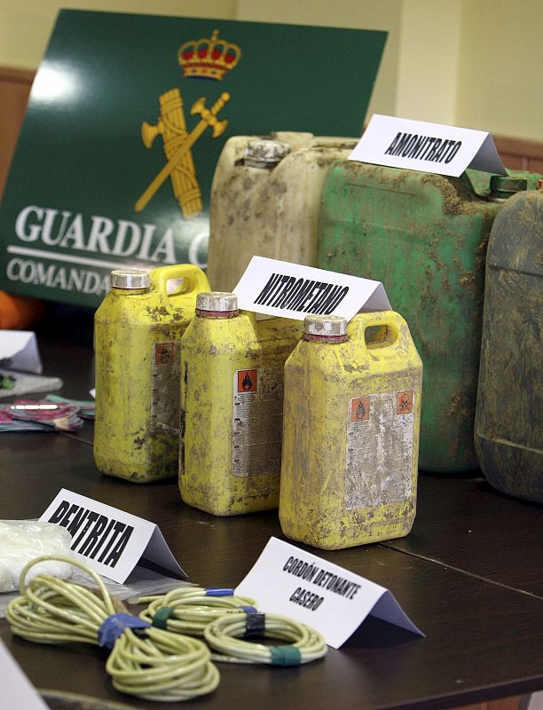 Primero en Hernani, y después en el monte Gorbea en Vizcaya, Beobide dio indicaciones de los escondites.