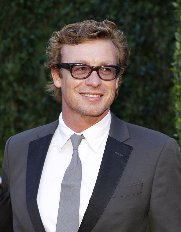 El actor Simon Baker llega a la fiesta de Vanity Fair organizada después de la ceremonia de los Oscar.