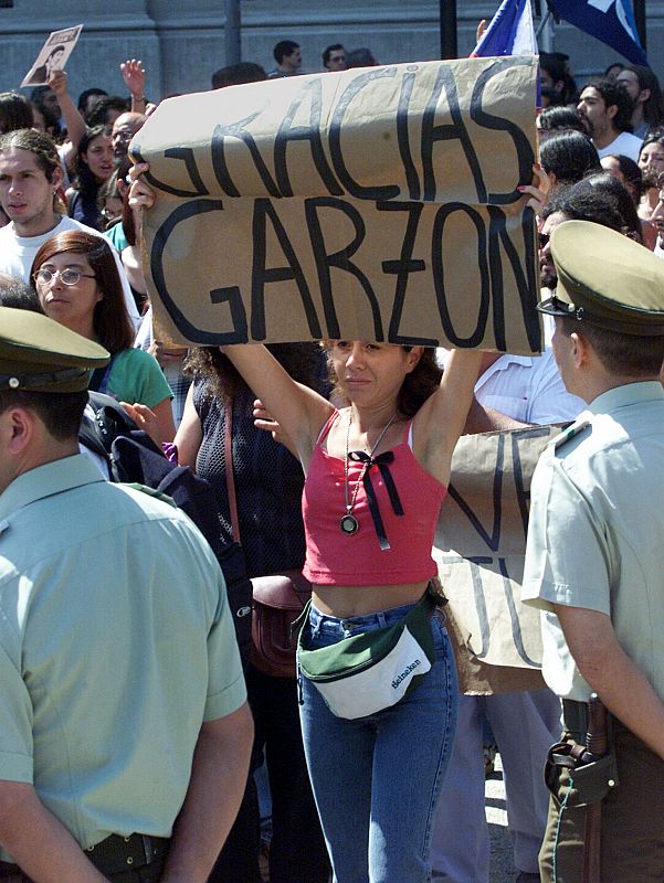 CHILEANS PROTEST AGAINST FORMER DICTATOR PINOCHET.