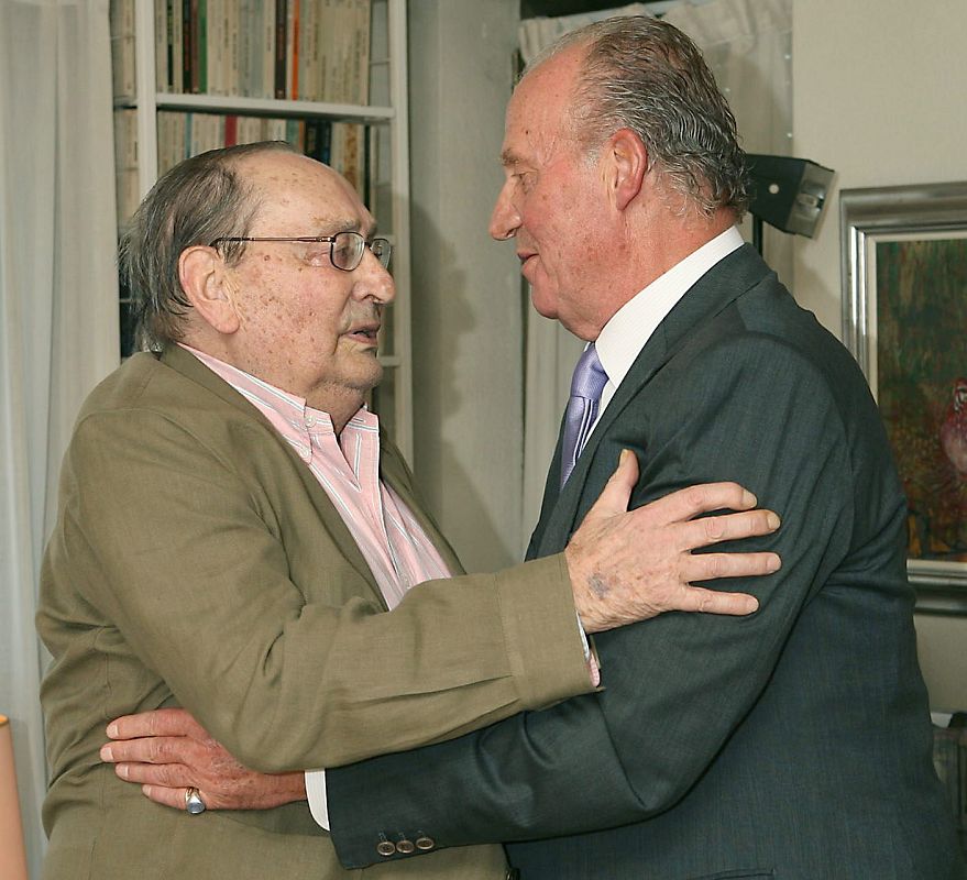 REYES CON MIGUEL DELIBES, GALARDONADO PREMIO VALORES HUMANOS