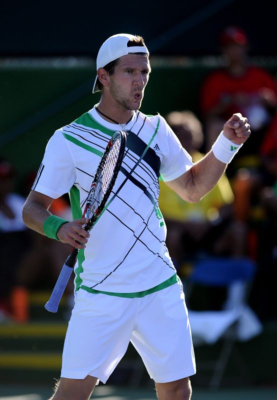 El tenista austriaco Jurgen Melzer gesticula tras perder un punto frente al argentino David Nalbandian.