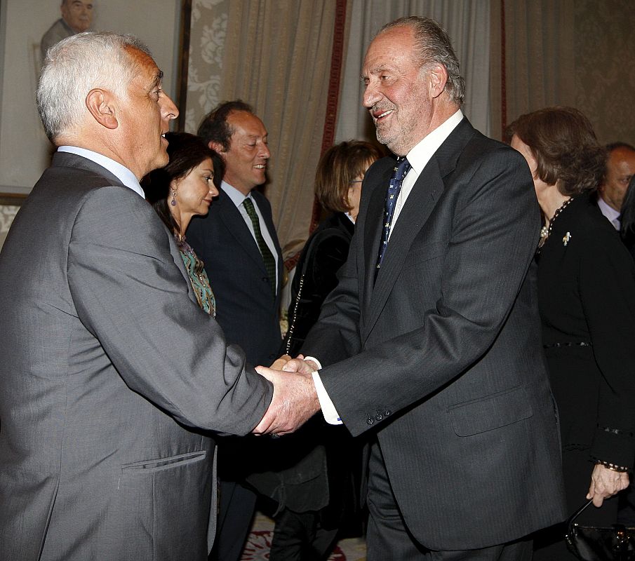 LOS REYES ASISTEN AL HOMENAJE QUE LA REAL ACADEMIA ESPAÑOLA RINDE A MIGUEL DELIBES