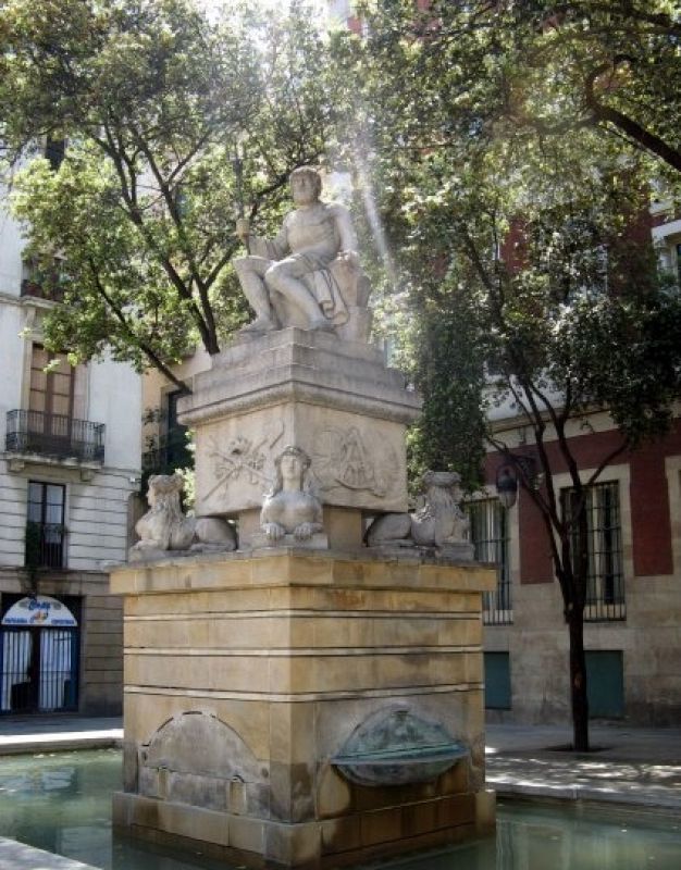 Monumento en la Plaza de la Merced