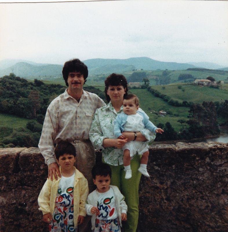 La familia Bustamante al completo.