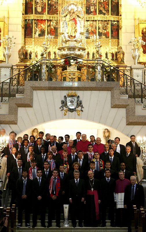 Foto oficial en la catedral madrileña.