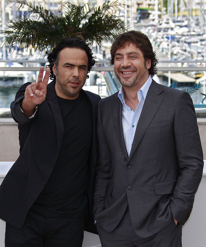 Alejandro González Iñárritu y Javier Bardem durante el photocall de 'Biutiful' en Cannes