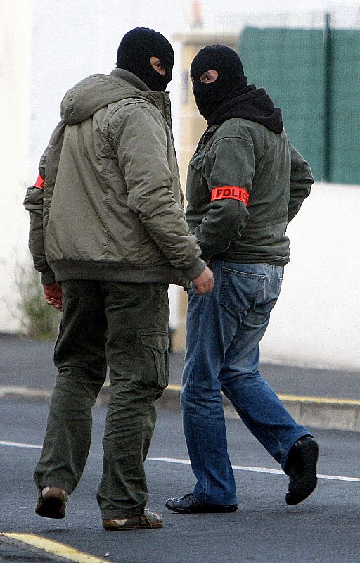 Según los investigadores, los tres detenidos en Bayona estaban manteniendo una reunión al más alto nivel de la banda terrorista.