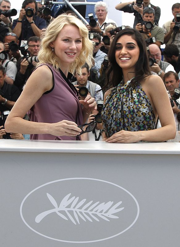 Naomi Watts y Liraz Charhi ('Fair Game') posan en Cannes