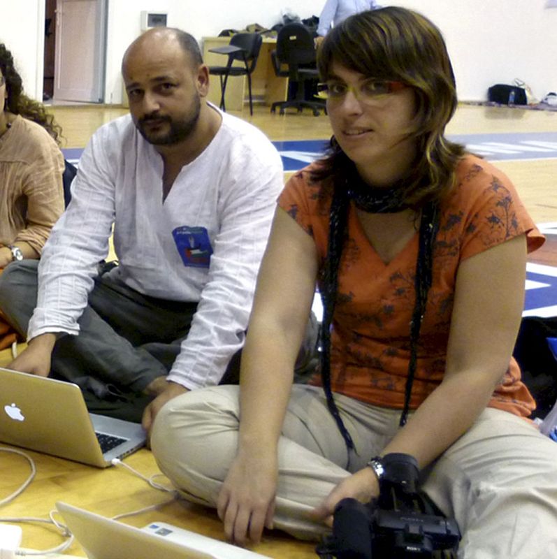 Los activistas españoles Manuel Tapial y Laura Arau, de la ONG Cultura, Paz y Solidaridad Haydeé-Santa María, viajaban en el barco Mavi Marmara con ayuda humanitaria atacado por Israel esta madrugada en aguas internacionales cuando se dirigía a la Fr