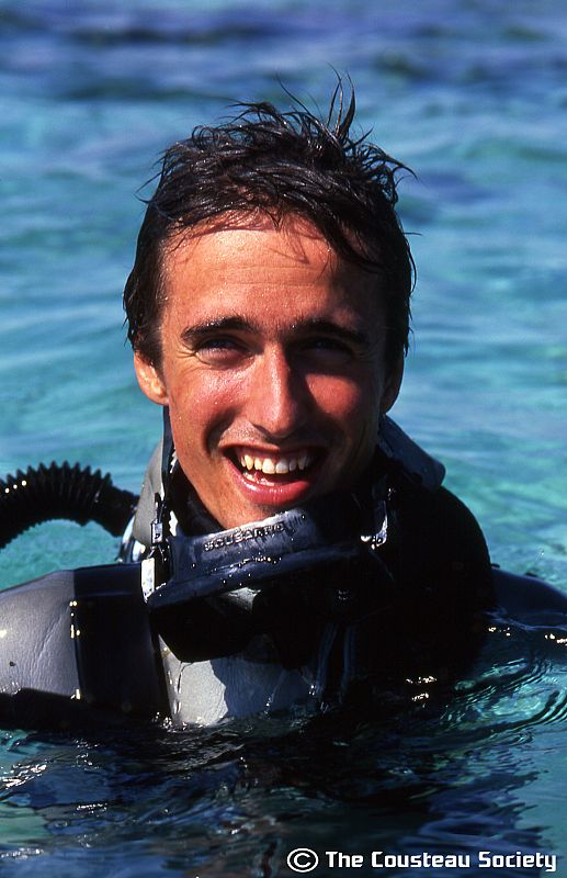 Pierre-Yves Cousteau (hijo del comandante), director de los buceadores de la fundación