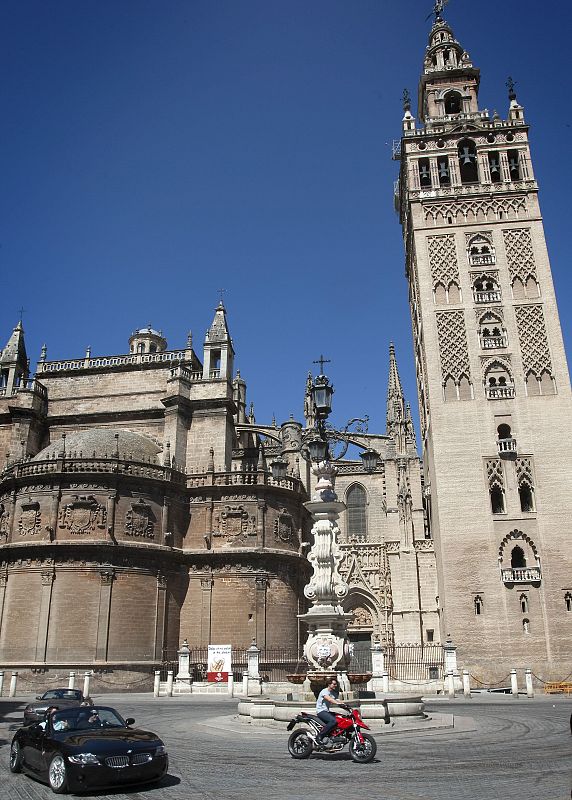 TOM CRUISE PROMOCIONA LA PELÍCULA "KNIGHT AND DAY" EN SEVILLA