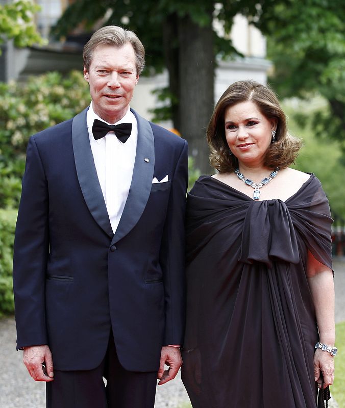 Grand Duchess Maria Teresa of Luxembourg and Grand Duke Henri of Luxembourg arrive for a Government dinner at the Eric Ericson Hall in Skeppsholmen