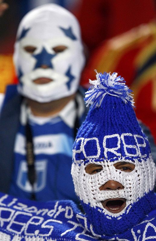 Aficionados de la selección de Honduras en el partido España-Honduras