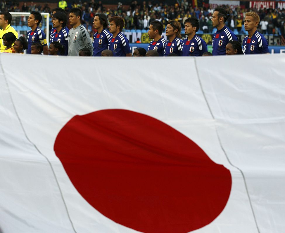 La bandera del sol naciente, emblema nacional de Japón.