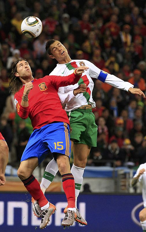 Sergio Ramos y Cristiano Ronaldo, dos buenos amigos en el Real Madrid, has sido rivales durante el encuentro entre las selecciones de España y Portugal.