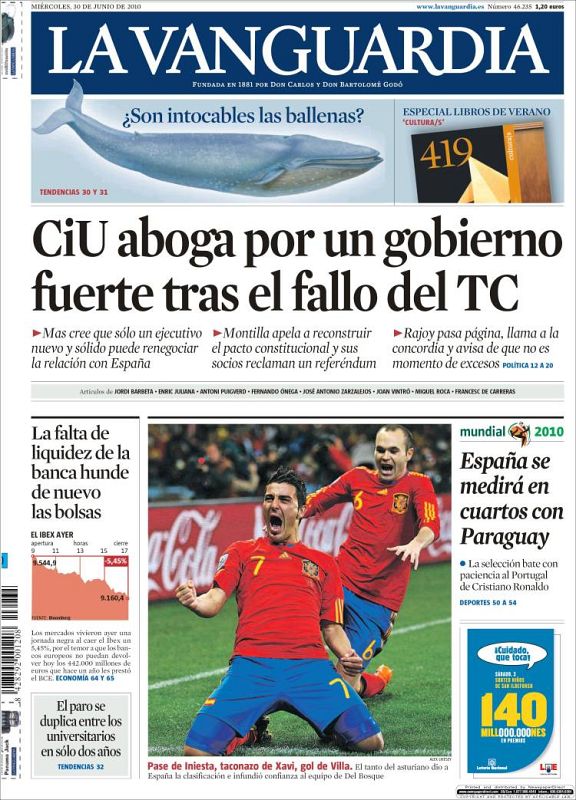 La Vanguardia dedica su foto a Villa e Iniesta