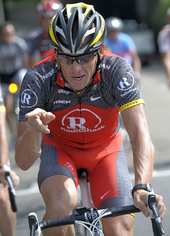 Lance Armstrong, centro de todas las miradas