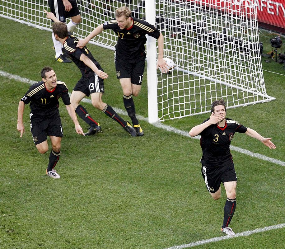 Friedrich celebra su gol, el tercero de Alemania