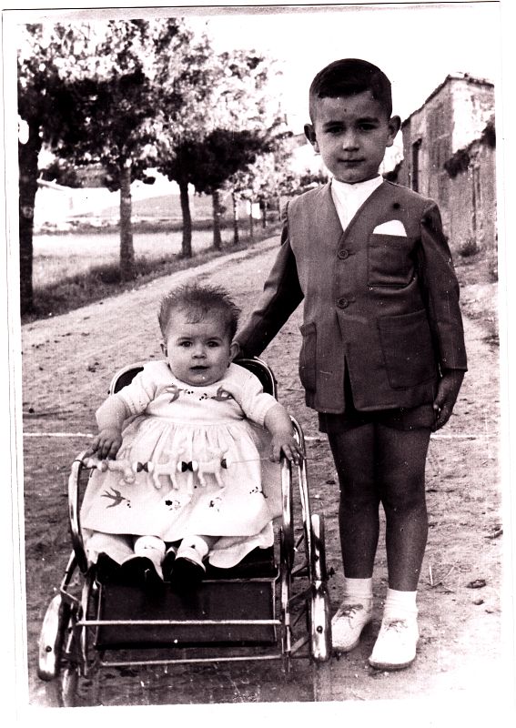 Josep Antoni con su hermana