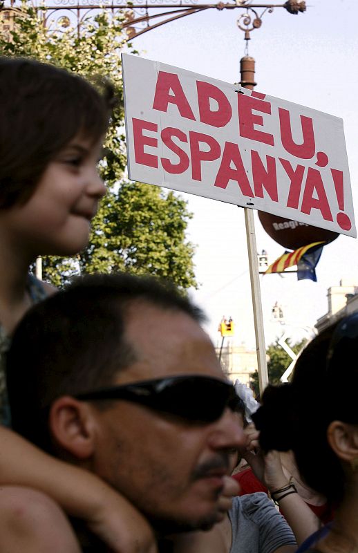 MANIFESTACIÓN CONTRA LA SENTENCIA DEL TC SOBRE EL ESTATUTO DE CATALUÑA