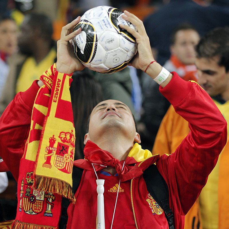 Los seguidores de Holanda y España en la final del Mundial