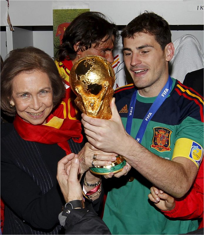 REINA Y PRÍNCIPES VISITA JUGADORES