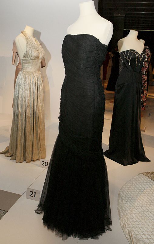 ALTA COSTURA-EXPOSICIÓN