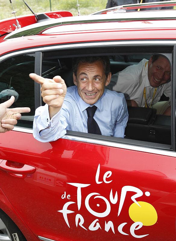 El presidente francés, Nicolas Sarkozy, tampoco se quiso perder la subida al Tourmalet, donde se esperaba el desenlace del duelo entre Contador y Schleck.