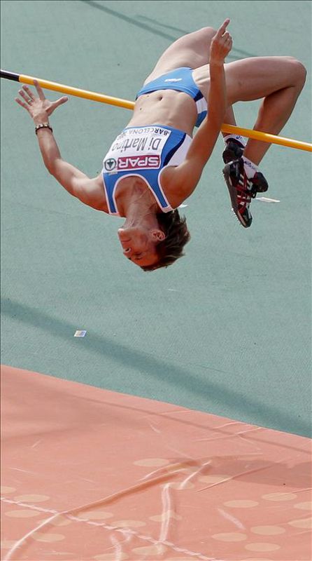 La atleta italiana Antonietta Di Martino durante uno de sus saltos en la clasificación de salto de altura en el Campeonato de Europa de Atletismo Barcelona.
