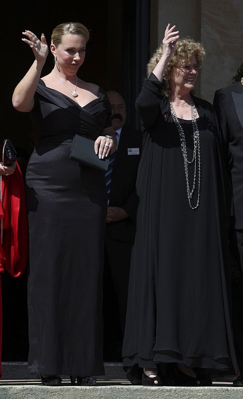 Katharina Wagner and Eva Wagner-Pasquier arrive on the red carpet in Bayreuth