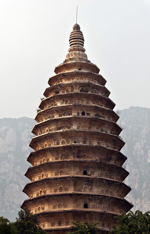 Templo Zhongyue Pagoda en Dengfeng, China