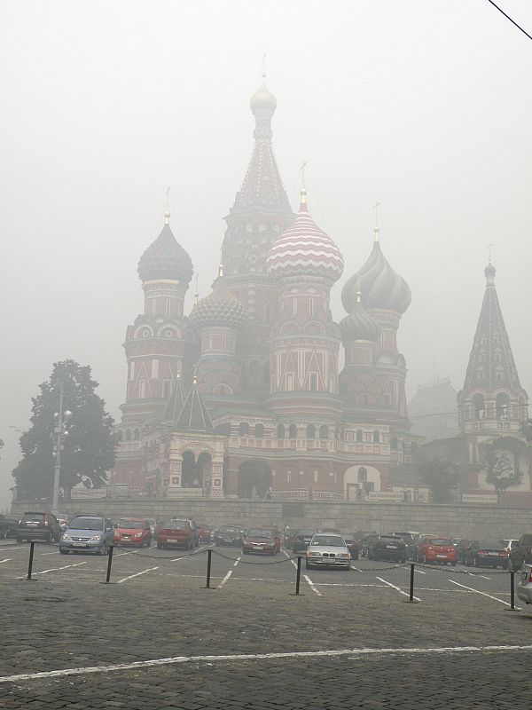 MOSCÚ ENVUELTA EN HUMO