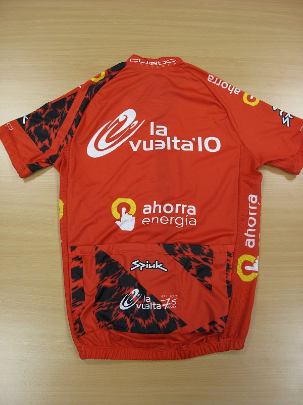 En la parte trasera se destaca que estamos en la 75º edición de la Vuelta