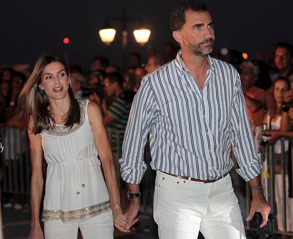 CÓCTEL ANTES DE LA BODA DE NICOLÁS DE GRECIA CON TATIANA BLATNIK