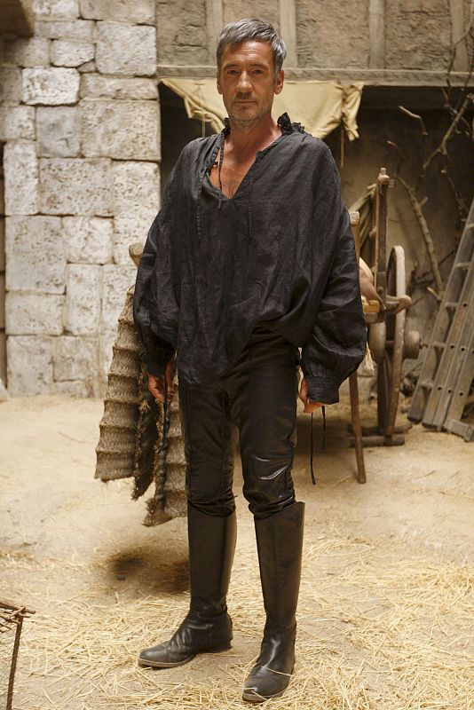 Francis Lorenzo es el Comisario en Águila Roja